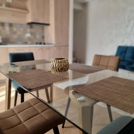 Bulevard Apartment *