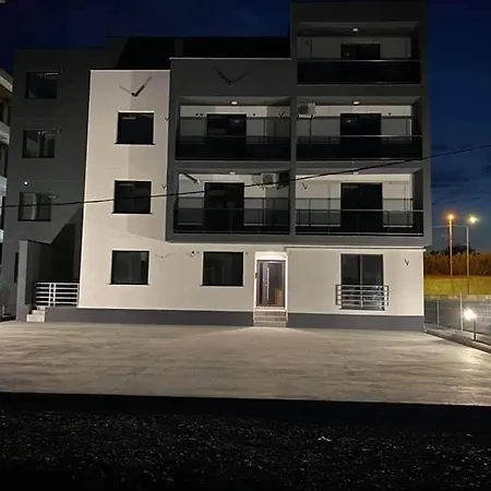 アパート Bulevard ナボダリ